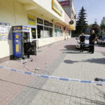 28.06.2017 Kielce. Złodzieje wysadzili bankomat przy ulicy Konopnickiej na Bocianku. / Jarosław Kubalski / Radio Kielce