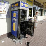 28.06.2017 Kielce. Złodzieje wysadzili bankomat przy ulicy Konopnickiej na Bocianku. / Jarosław Kubalski / Radio Kielce