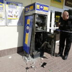 28.06.2017 Kielce. Złodzieje wysadzili bankomat przy ulicy Konopnickiej na Bocianku. / Jarosław Kubalski / Radio Kielce