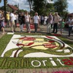 15.06.2017 Spycimierz. Dywany kwiwetne / Włodzimierz Batóg / Radio Kielce