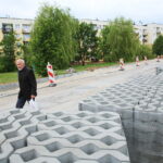 Kielce. Osiedle Uroczysko. Modernizacja ulicy wiodącej do przedszkola (14.06.2017) / Marzena Mąkosa / Radio Kielce