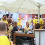 16.06.2017 Kielce. Szwedzcy kibice na kieleckim rynku. / Marzena Mąkosa / Radio Kielce