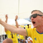 16.06.2017 Kielce. Szwedzcy kibice na kieleckim rynku. / Marzena Mąkosa / Radio Kielce