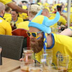 16.06.2017 Kielce. Szwedzcy kibice na kieleckim rynku. / Marzena Mąkosa / Radio Kielce