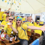 16.06.2017 Kielce. Szwedzcy kibice na kieleckim rynku. / Marzena Mąkosa / Radio Kielce