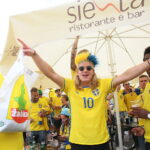 16.06.2017 Kielce. Szwedzcy kibice na kieleckim rynku. / Marzena Mąkosa / Radio Kielce