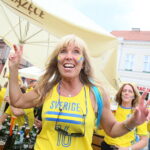 16.06.2017 Kielce. Szwedzcy kibice na kieleckim rynku. / Marzena Mąkosa / Radio Kielce