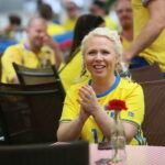 16.06.2017 Kielce. Szwedzcy kibice na kieleckim rynku. / Marzena Mąkosa / Radio Kielce