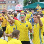 16.06.2017 Kielce. Szwedzcy kibice na kieleckim rynku. / Marzena Mąkosa / Radio Kielce