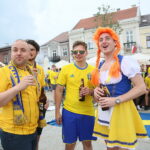 16.06.2017 Kielce. Szwedzcy kibice na kieleckim rynku. / Marzena Mąkosa / Radio Kielce