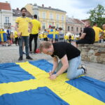16.06.2017 Kielce. Szwedzcy kibice na kieleckim rynku. / Marzena Mąkosa / Radio Kielce