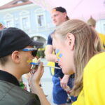 16.06.2017 Kielce. Szwedzcy kibice na kieleckim rynku. / Marzena Mąkosa / Radio Kielce