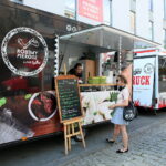 22.06.2017 Kielce. Zlot Food Trucków. / Marzena Mąkosa / Radio Kielce