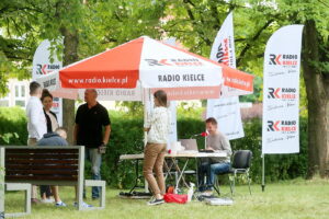 27.06.2017 Kielce. "Stacja Wakacje" - wspólny trening z trenerami fitness klubu JATOMI. / Marzena Mąkosa / Radio Kielce