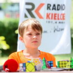 28.06.2017 Kielce. "Stacja Wakacje" - Wspólne układanie Kostki Rubika. / Marzena Mąkosa / Radio Kielce