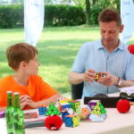 28.06.2017 Kielce. "Stacja Wakacje" - Wspólne układanie Kostki Rubika. / Marzena Mąkosa / Radio Kielce