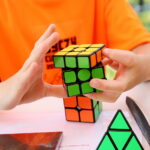 28.06.2017 Kielce. "Stacja Wakacje" - Wspólne układanie Kostki Rubika. / Marzena Mąkosa / Radio Kielce