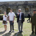 02.06.2017 Szydłów. Odsłonięcie Pomnika Żołnierzy Armii Krajowej Podobwodu AK Szydłów. / Marzena Mąkosa / Radio Kielce