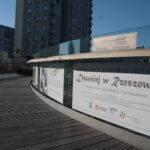 Okrągła kładka dla pieszych nad ruchliwym skrzyżowaniem w Rzeszowie / Robert Felczak / Radio Kielce