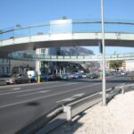 Okrągła kładka dla pieszych nad ruchliwym skrzyżowaniem w Rzeszowie / Robert Felczak / Radio Kielce