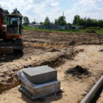 Sitkówka-Nowiny. Budowa miasteczka ruchu drogowego w pobliżu Przedszkola Samorządowego im. Pluszowego Misia w Nowinach / Marcin Różyc / Radio Kielce