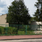 Suchedniów. Remont budynku gimnazjum przy ulicy Szarych Szeregów (25.07.2017) / Tomasz Piwko / Radio Kielce