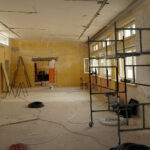 Suchedniów. Remont budynku gimnazjum przy ulicy Szarych Szeregów (25.07.2017) / Tomasz Piwko / Radio Kielce