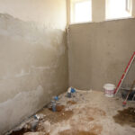 Suchedniów. Remont budynku gimnazjum przy ulicy Szarych Szeregów (25.07.2017) / Tomasz Piwko / Radio Kielce