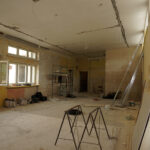 Suchedniów. Remont budynku gimnazjum przy ulicy Szarych Szeregów (25.07.2017) / Tomasz Piwko / Radio Kielce