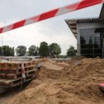 Ostrowiec Świętokrzyski. Budowa nowych basenów odkrytych w kompleksie Rawszczyna / Robert Felczak / Radio Kielce