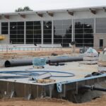 Ostrowiec Świętokrzyski. Budowa nowych basenów odkrytych w kompleksie Rawszczyna / Robert Felczak / Radio Kielce