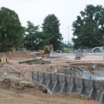 Ostrowiec Świętokrzyski. Budowa nowych basenów odkrytych w kompleksie Rawszczyna / Robert Felczak / Radio Kielce