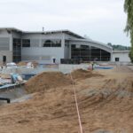 Ostrowiec Świętokrzyski. Budowa nowych basenów odkrytych w kompleksie Rawszczyna / Robert Felczak / Radio Kielce