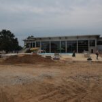 Ostrowiec Świętokrzyski. Budowa nowych basenów odkrytych w kompleksie Rawszczyna / Robert Felczak / Radio Kielce