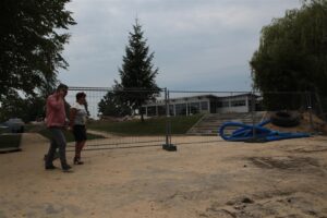 Ostrowiec Świętokrzyski. Budowa nowych basenów odkrytych w kompleksie Rawszczyna / Robert Felczak / Radio Kielce