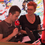 Stąporków. "Stacja: Wakacje" - mieszkańcy grali w kapsle oraz czytali fragmenty "Wesela" / Marek Wtorek / Radio Kielce