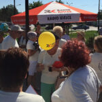 Stąporków. "Stacja: Wakacje" - mieszkańcy grali w kapsle oraz czytali fragmenty "Wesela" / Marek Wtorek / Radio Kielce