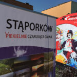 Stąporków. "Stacja: Wakacje" - mieszkańcy grali w kapsle oraz czytali fragmenty "Wesela" / Marek Wtorek / Radio Kielce