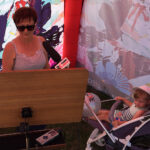 Stąporków. "Stacja: Wakacje" - mieszkańcy grali w kapsle oraz czytali fragmenty "Wesela" / Marek Wtorek / Radio Kielce