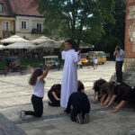 Akcja ewangelizacji Sandomierza w Rynku Starego Miasta / Grażyna Szlęzak-Wójcik - Radio Kielce / Akcja ewangelizacji Sandomierza w Rynku Starego Miasta