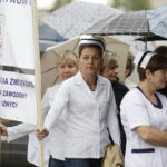 04.07.2017 Kielce. Protest pielęgniarek przed ŚCO. / Jarosław Kubalski / Radio Kielce