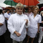 04.07.2017 Kielce. Protest pielęgniarek przed ŚCO. / Jarosław Kubalski / Radio Kielce