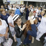 04.07.2017 Kielce. Protest pielęgniarek przed ŚCO. / Jarosław Kubalski / Radio Kielce