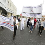04.07.2017 Kielce. Protest pielęgniarek przed ŚCO. / Jarosław Kubalski / Radio Kielce