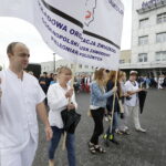 04.07.2017 Kielce. Protest pielęgniarek przed ŚCO. / Jarosław Kubalski / Radio Kielce
