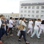04.07.2017 Kielce. Protest pielęgniarek przed ŚCO. / Jarosław Kubalski / Radio Kielce