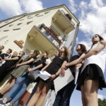 04.07.2017 Kielce. 71. rocznica pogromu kieleckiego. Uroczystości przy kamienicy Planty 7 / 9. / Jarosław Kubalski / Radio Kielce