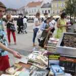 08.07.2017 Kielce. „Letnia Czytelnia” na Rynku. / Jarosław Kubalski / Radio Kielce