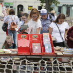 08.07.2017 Kielce. „Letnia Czytelnia” na Rynku. / Jarosław Kubalski / Radio Kielce