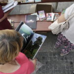 08.07.2017 Kielce. „Letnia Czytelnia” na Rynku. / Jarosław Kubalski / Radio Kielce